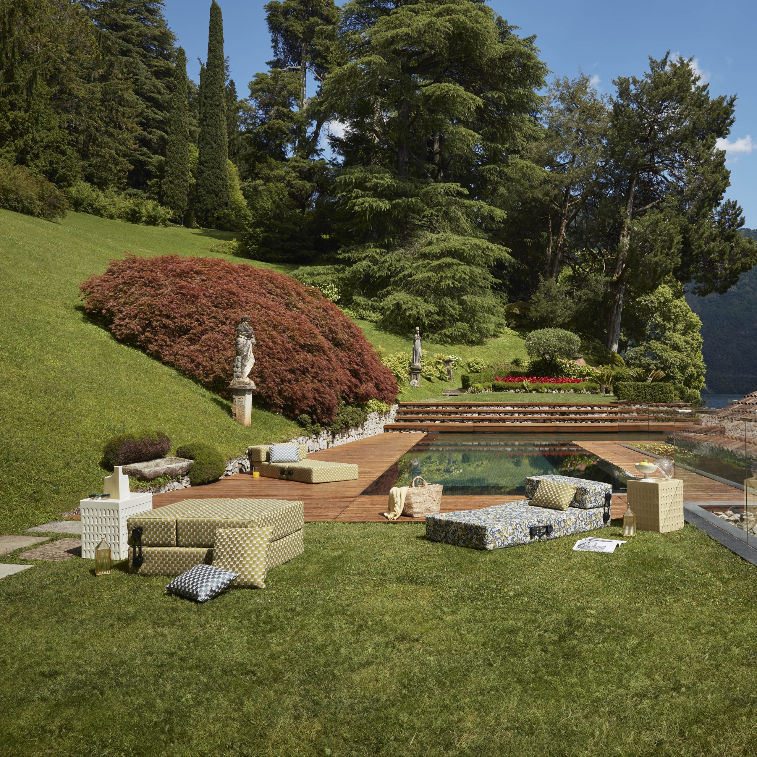 3 ambiances déco pour vos bords de piscine